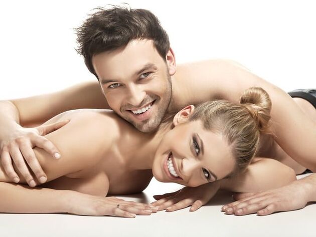 Mujer y hombre que aumentaron la potencia con productos.